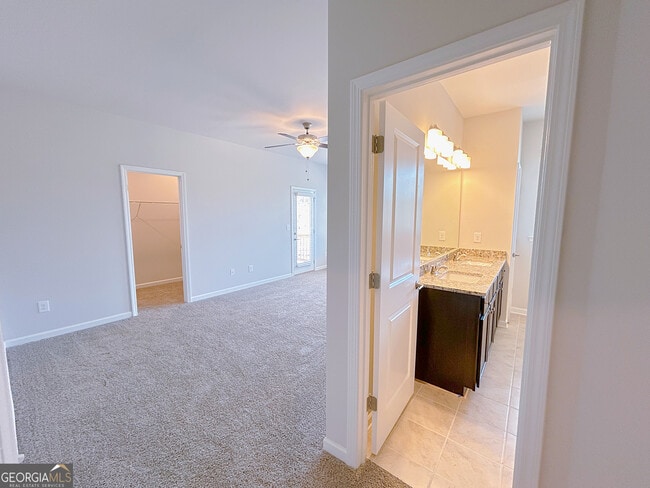Building Photo - 2586 Mls Cmn Dr