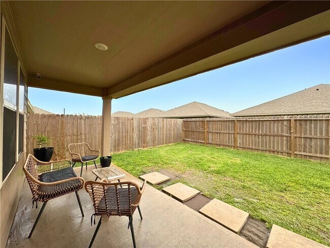 Building Photo - 7726 Lariat Toss Dr