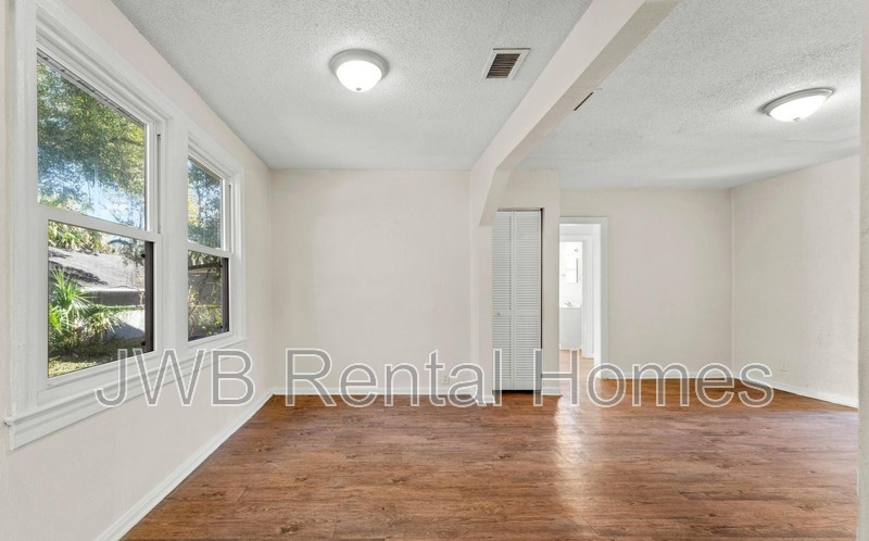 Building Photo - 433 Woodbine St