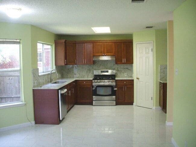 Building Photo - 9700 Dalewood Dr