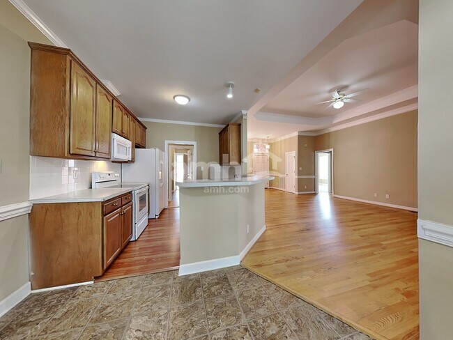 Building Photo - 4700 Greenfield Way Dr