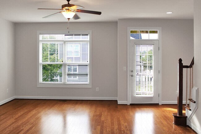 Building Photo - 1616 Kempton Pl