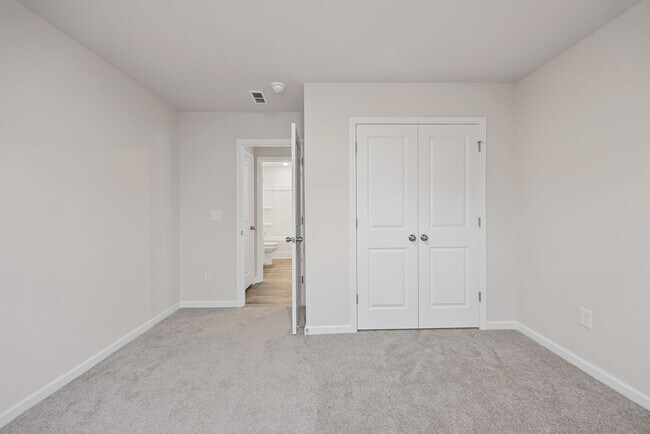 Building Photo - New constructed 5 bed 3 Bath Inman SC