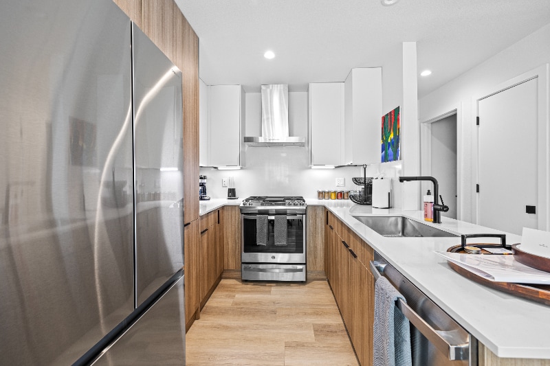 Building Photo - 1903 Albury Cove