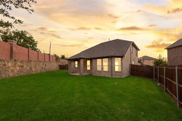 Building Photo - 2418 Hillview Dr