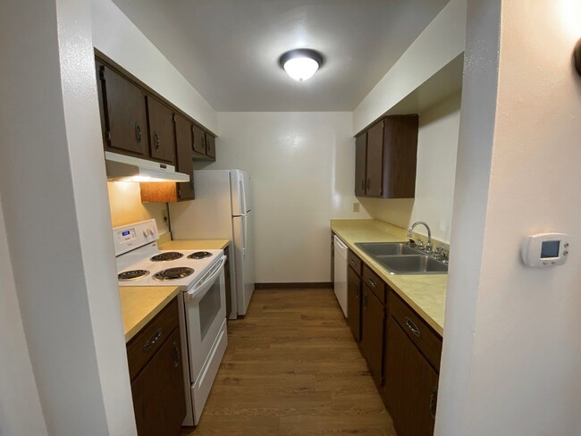 Building Photo - No Deposit $0*** 1 BED, 1 BATH $899/mo+***...