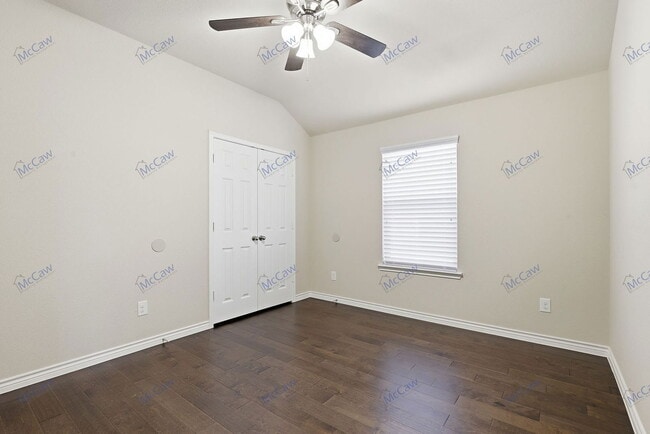 Building Photo - 140 Wilson Cliff Dr