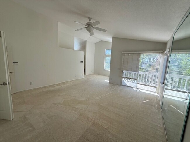 Building Photo - Over 3000 sq feet in Trabuco Canyon
