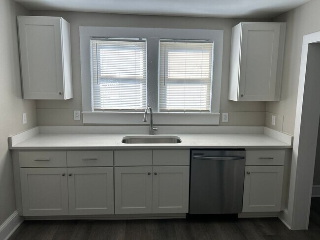 Building Photo - 2923 Old Greensboro Rd