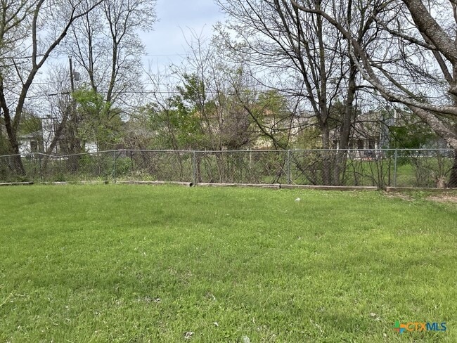 Building Photo - 2607 Schulze Dr