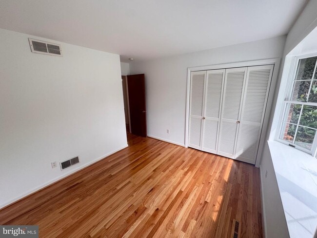 Building Photo - 2710 Academy Dr