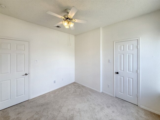 Building Photo - 6717 Smallwood Dr