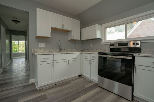 Building Photo - All Utilities Included!!  Freshly Remodele...