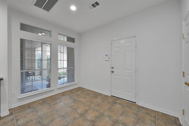 Building Photo - 115 E Greenhill Terrace Pl