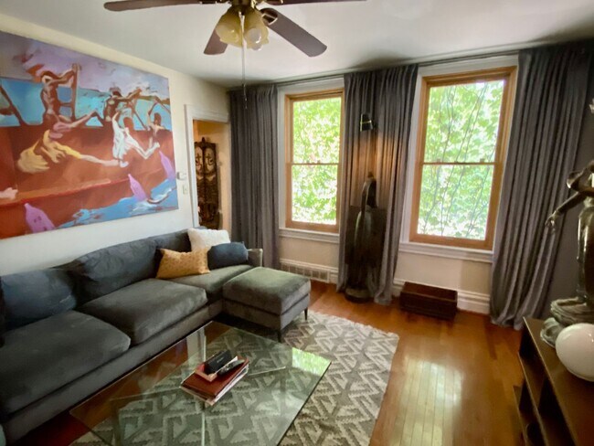 Building Photo - 5528-30 Comet Way
