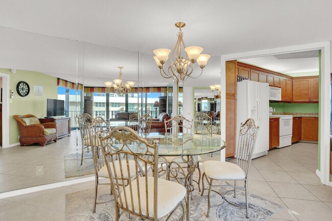 Building Photo - 5420 N Ocean Dr