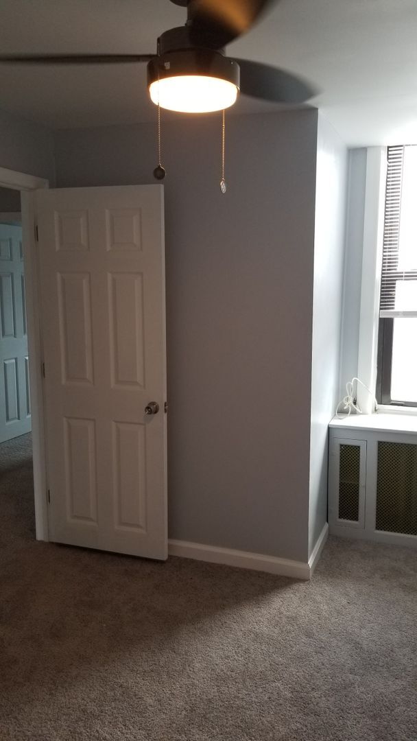 Building Photo - Gorgeous Home - Holmesburg