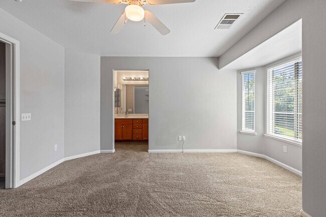 Building Photo - 4162 Piccadilly Ln