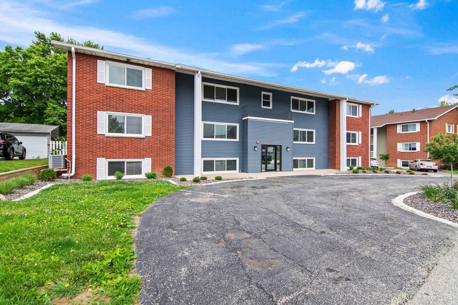 Building Photo - 2309 Cherry Hills Dr