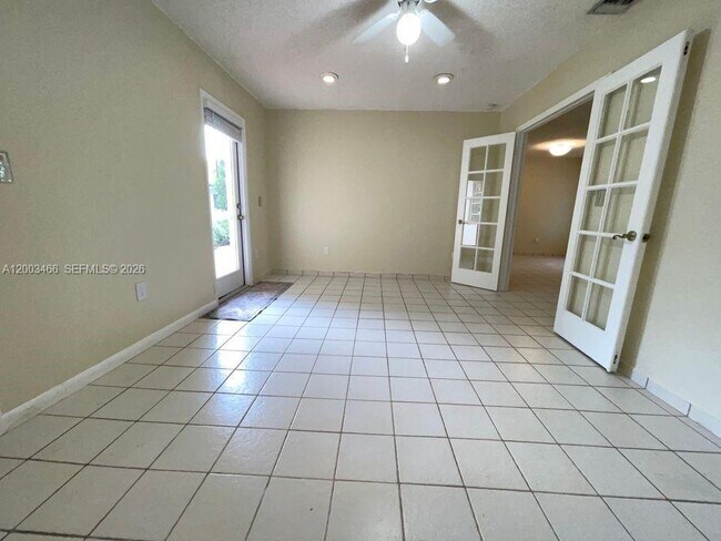 Building Photo - 1556 San Benito Ave