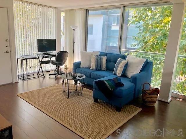 Building Photo - 101 W Market St