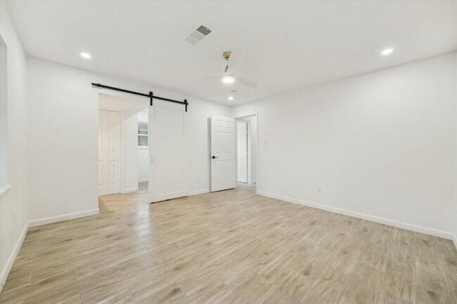 Building Photo - 5411 Logston Ln