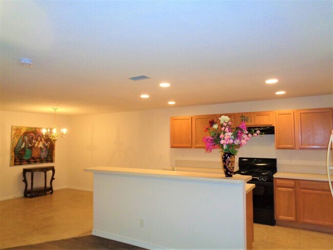 Building Photo - 1636 Pointe W Wy