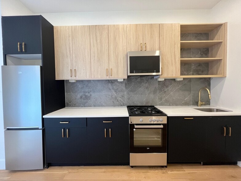 Building Photo - 52 Grace St