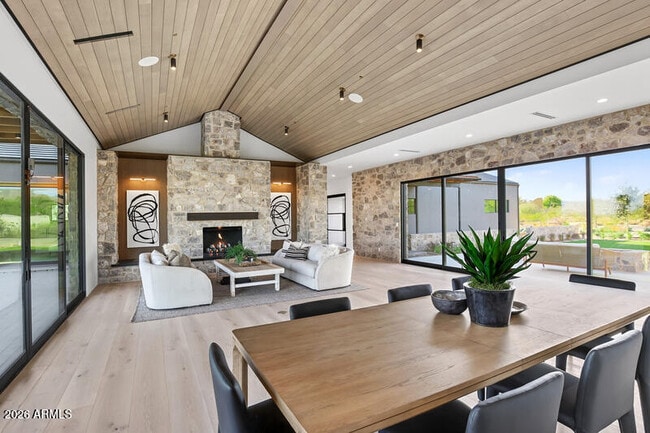 Building Photo - 9067 E Rimrock Dr