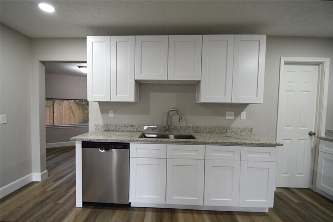 Building Photo - 8535 Tilgham St