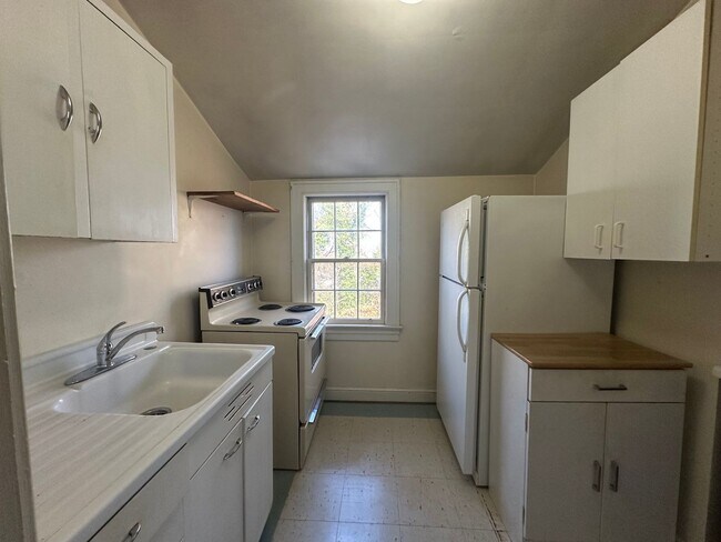 Building Photo - 314 Langhorne Ln