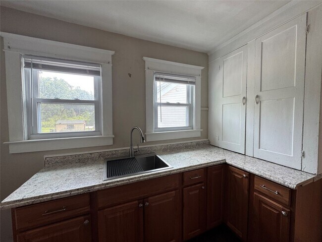 Building Photo - 61 Ackley Ave