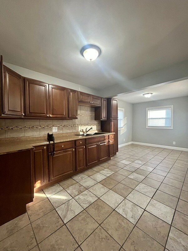 Building Photo - 1991 Moran Ave