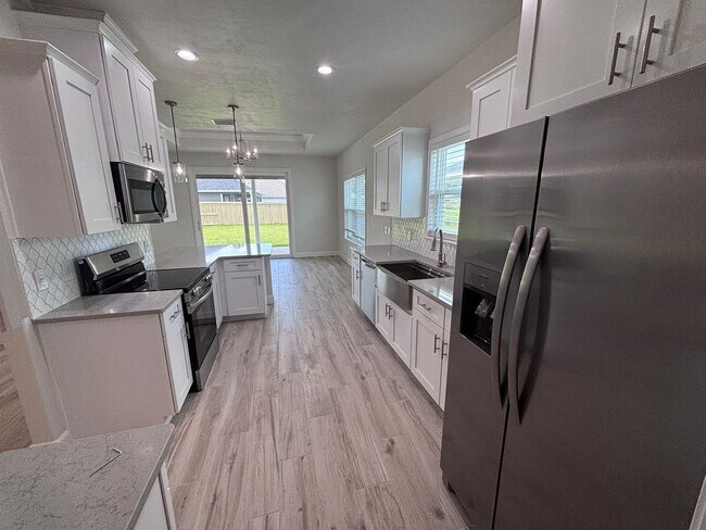 Building Photo - Welcome to this beautifully built 3-bedroo...