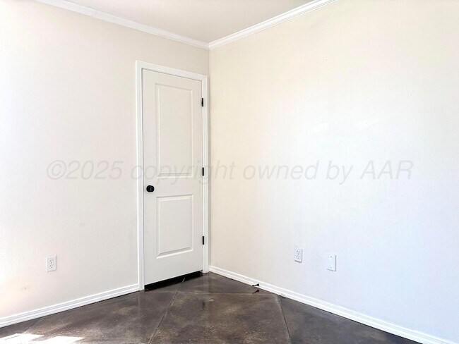 Building Photo - 4521 Pine St