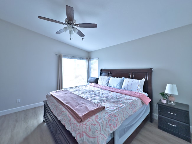 Building Photo - 11595 Compass Point Dr N