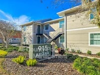 Building Photo - 915 Ariana St