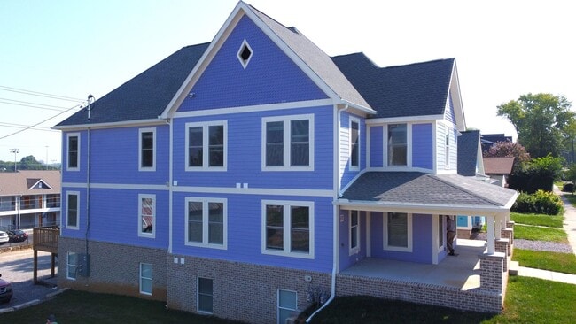Building Photo - 1537 Forest Ave