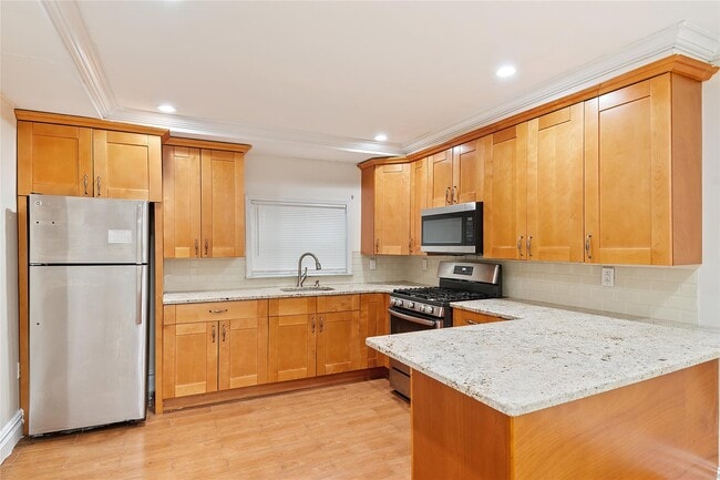 Building Photo - 4392 Carpenter Ave
