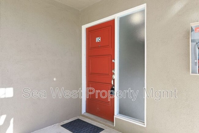 Building Photo - 2517 Navarra Dr