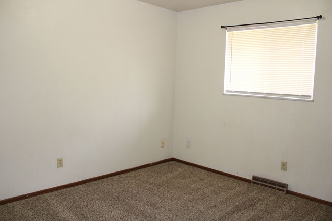 Building Photo - 1608 Larch St
