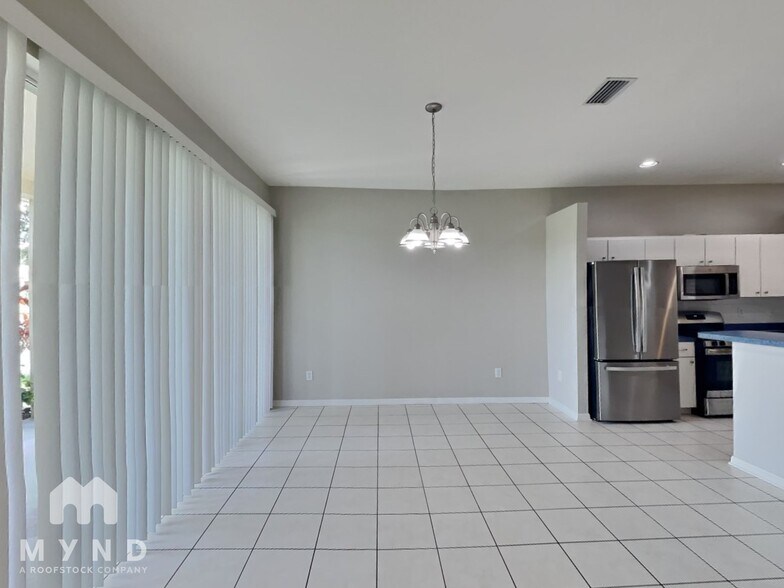 Building Photo - 10841 Newbridge Dr