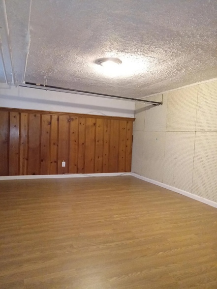 Building Photo - 1661 Ralworth Rd