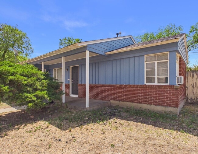 Building Photo - 2713 Duncan Dr