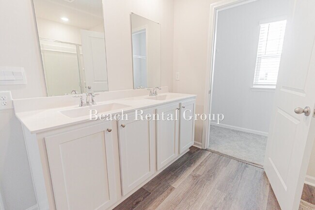 Building Photo - 5 Bedroom Home in Myrtle Beach