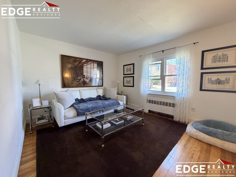 Building Photo - 45 Beechcroft St