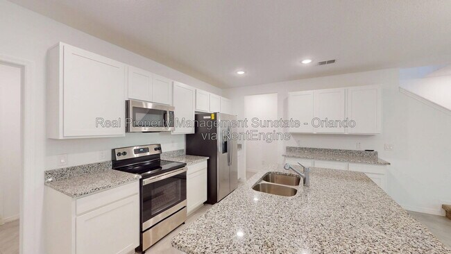 Building Photo - 648 Belgrove St