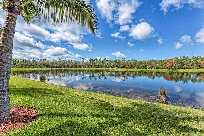 Building Photo - Available for immediate occupancy - 2BR/2BA Furnished Annual Condo available in Treviso Bay with ...