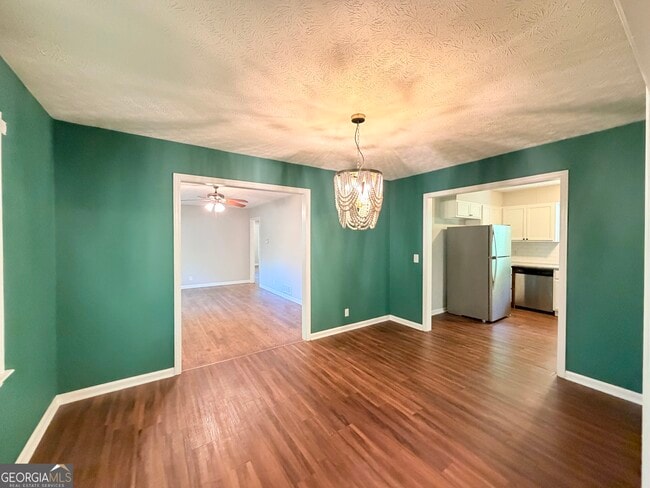 Building Photo - 1140 Azalea Cir NE