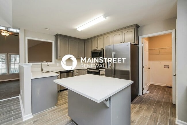 Building Photo - 3 Bedroom Pet-Friendly Home in Garner, NC with Main Street Renewal